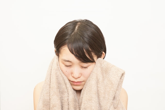 お風呂の後の女性