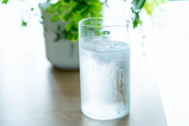 炭酸水ダイエットの効果は?デメリットや注意点も解説