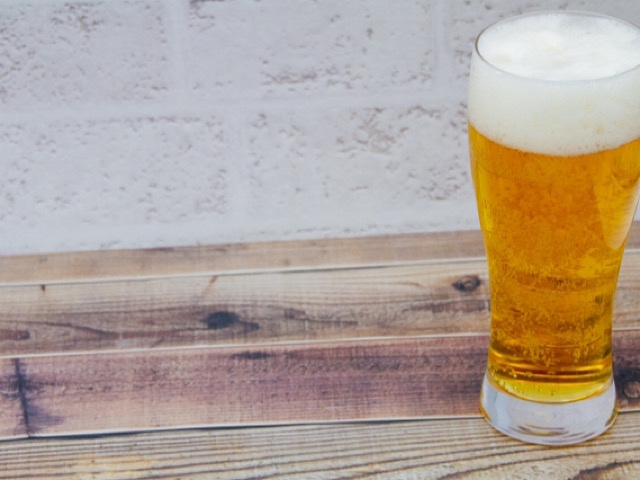 お酒を飲むとなぜ太る?その原因と対処法